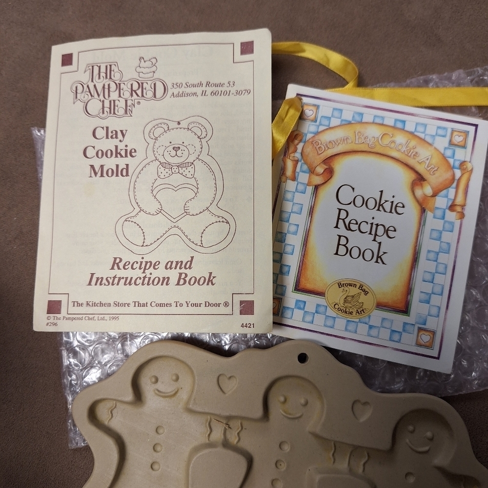 Vintage Brown Bag Cookie Art 1995 Gingerbread Clay Cookie Mold w Recipe Book - Picture 3 of 8